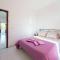 Merryland Studios & Apartments