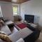 Snuggly Spacious Apartment Near Everything - لنداشتول