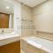 Spacious 3BR Apartment with Assistant Room & Stunning Creek Views in The Dubai Creek Residences South Tower 1, Creek Harbour by Deluxe Holiday Homes - 迪拜