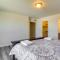 10 Mi to DIA Family Home with Yard! - Орора