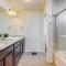 10 Mi to DIA Family Home with Yard! - Орора