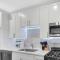 Spacious Haven - 8-Minutes to Chicago - Sleeps 10 - Forest Park