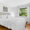 Canandaigua Lake Retreat with view and private beach access, foliage, hike, and Ski - كاناندياجو