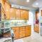 Less Than 5 Mi to Lake Desoto Grand Hot Springs Home