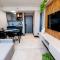 Flat equipado em otima localizacao, Wi-Fi e lazer - باروري