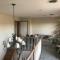 3 guest rooms 2 shared baths - ميلفورد