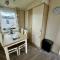 New Sea View Platinum Caravan with Huge Decking - 泰恩河畔纽卡斯尔