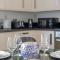 Ealing Gem 3 Bath, 2 En-Suite Flat with Parking - Ealing