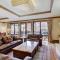 Platinum 3 Bedroom Vacation Rental In The Heart Of Vail That Includes Ski Valet, Ski Deck, Rooftop Pool, Panoramic Views