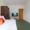 Ealing Gem 3 Bath, 2 En-Suite Flat with Parking - Ealing