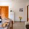 Two Steps From the Beach Villa - 新福卡