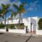 Two Steps From the Beach Villa - 新福卡