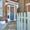Stunning Home with Parking and Garden Sleeps 6 - 莱尼斯公园