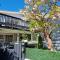 Entire ground floor with full-privacy and family-friendly popular to ferry catchers