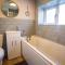 Stunning Cottage With A Private Hot Tub And Sauna In Norfolk Ref 99003Ac - Lessingham