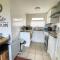 Beautiful Chalet With Free Wifi Nearby Hemsby Beach In Norfolk Ref 59096S