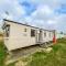 Lovely 6 Berth Caravan At Naze Marine Holiday Park In Essex Ref 17275C