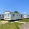 Superb 6 Berth Caravan At St Osyth Beach, Near Clacton-On-Sea Ref 28008Mc - 滨海克拉克顿