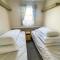 Superb Caravan With Decking At Skipsea Sands Holiday Park Ref 41017Nf - Barmston