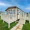 Beautiful 6 Berth Caravan With Decking At Valley Farm Holiday Park Ref 46736V - Great Clacton