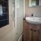 Beautiful 6 Berth Caravan With Decking At Valley Farm Holiday Park Ref 46736V - Great Clacton