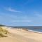 6 Berth Caravan With Stunning Sea Views And Decking To Relax On, Ref 32048Az - لوستوفت
