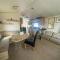 Homely 8 Berth Caravan In Essex, At Steeple Bay Ref 36046E - Southminster