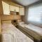 Stunning 6 Berth Caravan For Hire In Norfolk, Close To The Beach! Ref 19129S - Scratby