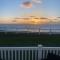 Gorgeous 7 Berth Caravan With Decking And Full Seaviews At Hopton Ref 80053S - Great Yarmouth