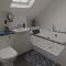 Relaxing Attic Room with En-suite Jacuzzi bath - Kent
