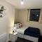 Airrose two bed apartment - ولفرهامبتون