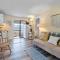Waterfront 2 bedroom at squam (Suite 11)