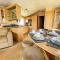 Lovely Caravan By The Beach In Pakefield, Suffolk Ref 68007Cl - Lowestoft