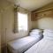 6 Berth Caravan For Hire At St Osyths Holiday Park In Essex Ref 28099Gc