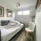 Lovely 4 Berth Chalet At Cedar Springs Park In Heacham, Norfolk Ref 92031Cs