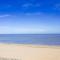 Lovely Caravan With Decking Nearby Scratby Beach In Norfolk Ref 50031J