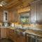 NewListing! 1-Mile Choctaw Landing, GameRoom, 6BR, Sleep-18, PET Friendly, HotTub, Play Structure, Smart TV, FirePit, Outdoor - 斯蒂芬斯穴窟