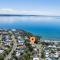 Wanda Up, 80 Randall Dr - spectacular views, aircon and Wi-Fi
