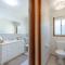 Wanda Up, 80 Randall Dr - spectacular views, aircon and Wi-Fi