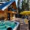 Modern Retro Tahoe Chic Chalet - تاهو سيتي