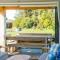 Lush Escape - Lake Taupo Holiday Home - 图朗伊