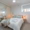Miss Pats Brand New Gem River Views Short Walk to Beach and Cafes