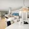 Top-Floor Apartment with Balcony and Sea View - 卑尔根