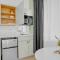 Seaside Sanctuary 1BR 2 Blocks to Beach, Sleeps 4 - Miami Beach
