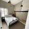 Chapel Houses, A collection of three townhouses A central collection that sleeps 10 - 金斯林