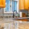 ADK Whiteface Chalet with Hot Tub, Dog Friendly! - 威尔明顿