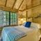 Rustic Cabin with Squam Lake Access and Fireplace! - 霍尔德内斯
