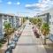Urban Oasis Luxe Apt City with River Views and Pool and Gym - San Antonio