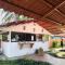 Pangea Lodge with Shared Pool at the Heart of Manzanillo - Manzanillo