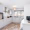 Stylish & Convenient 3 Bedroom House - Perfect for Contractors and Leisure Guests - Sleeps up to 5